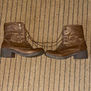 Brown Boots 🥾👢🖤